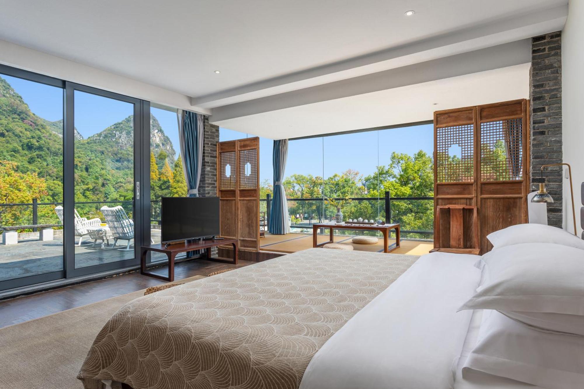 Guilin Heshe Lakeside Resort-Free Pick Up Service Stay Two Nights Exterior photo
