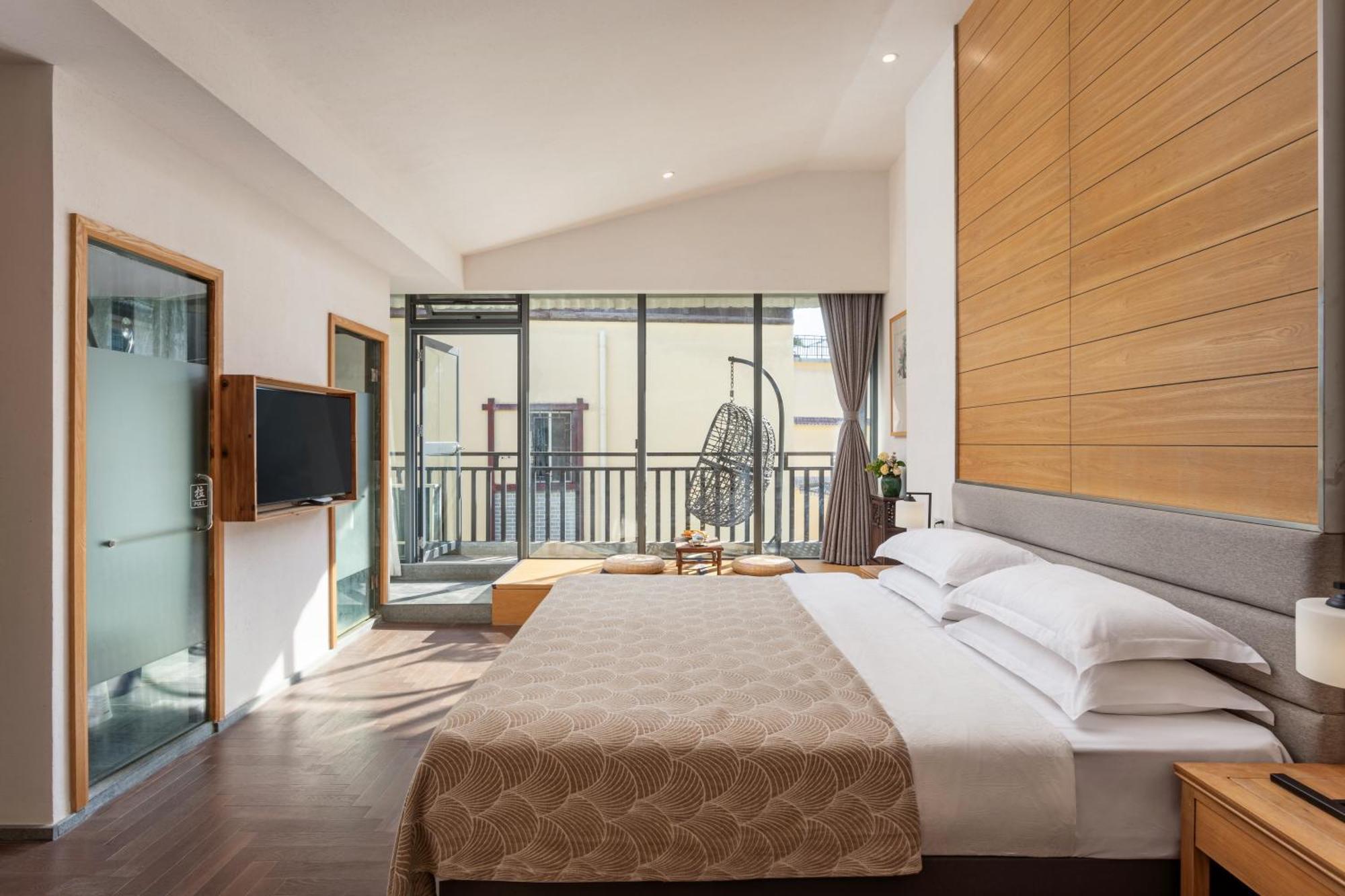 Guilin Heshe Lakeside Resort-Free Pick Up Service Stay Two Nights Exterior photo
