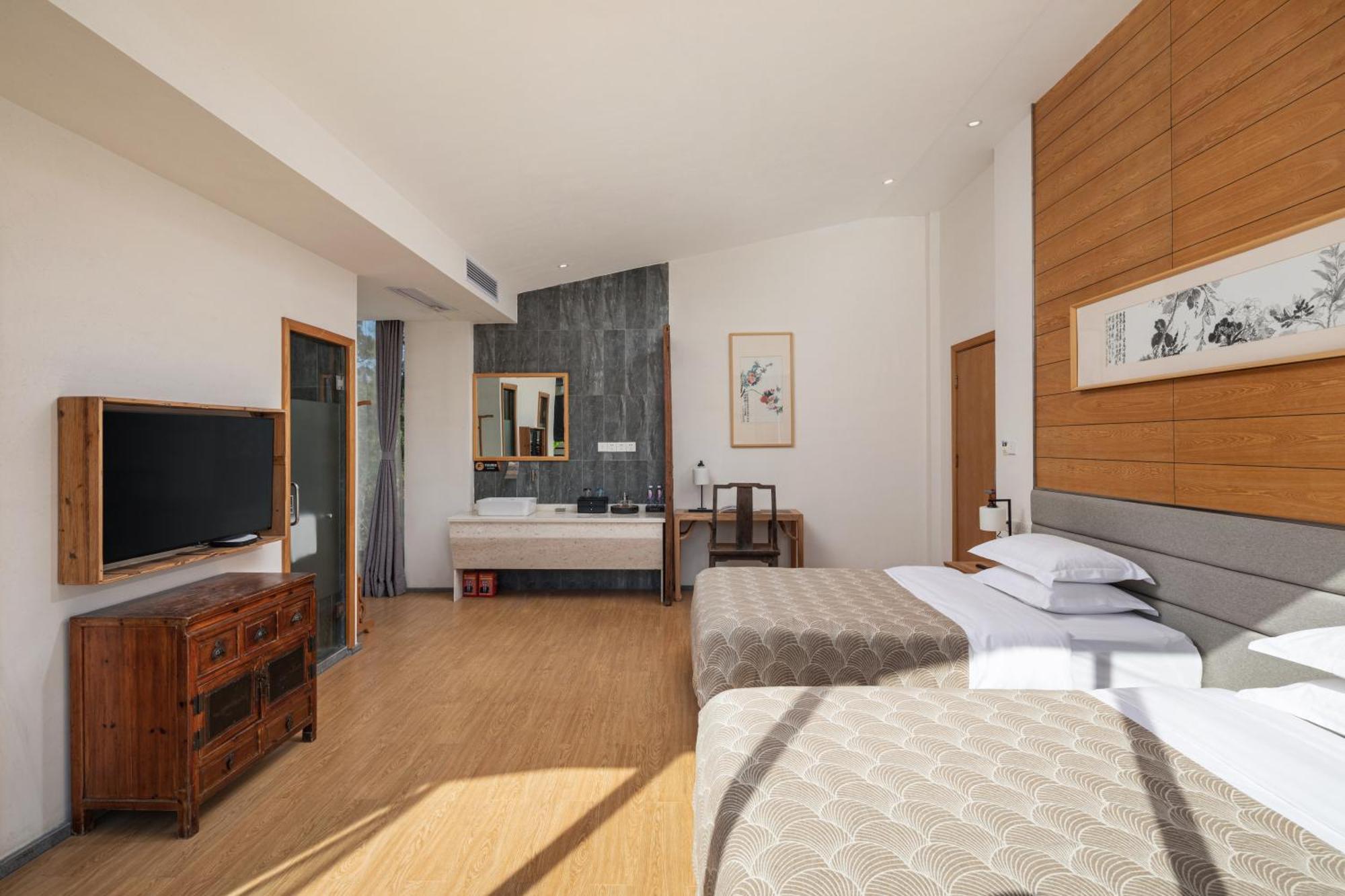 Guilin Heshe Lakeside Resort-Free Pick Up Service Stay Two Nights Exterior photo