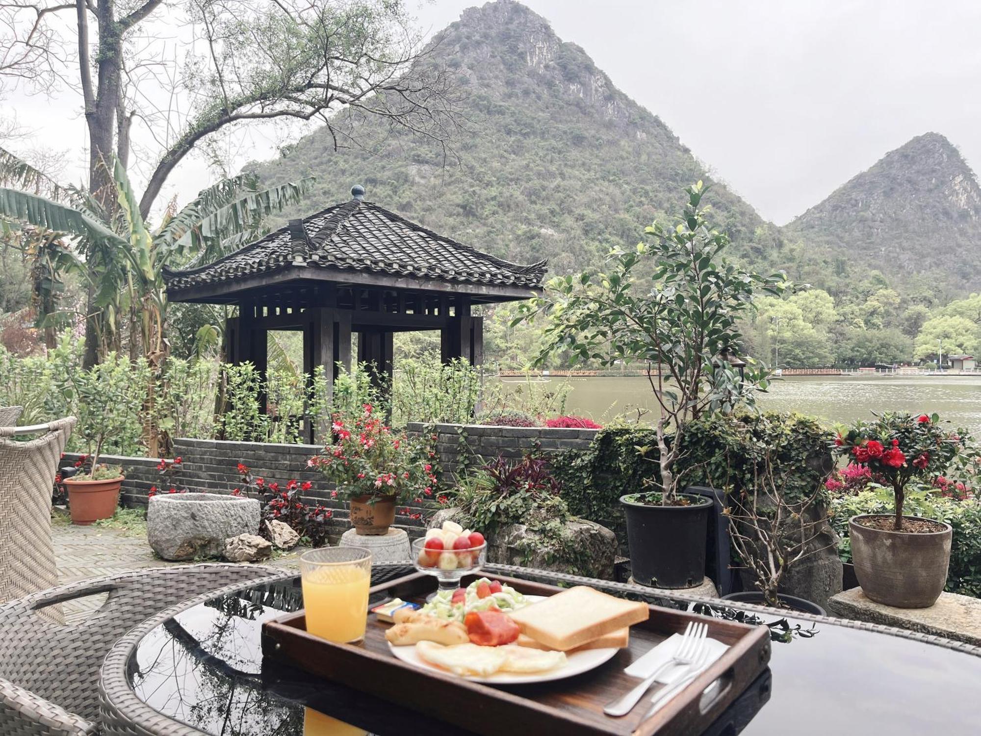 Guilin Heshe Lakeside Resort-Free Pick Up Service Stay Two Nights Exterior photo